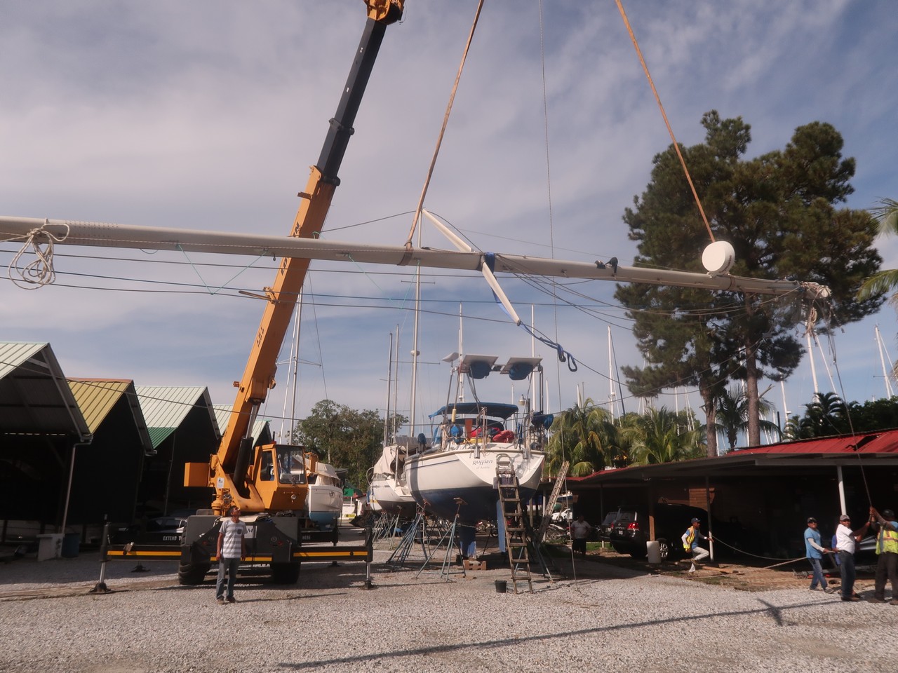 The mast finally becomes free.